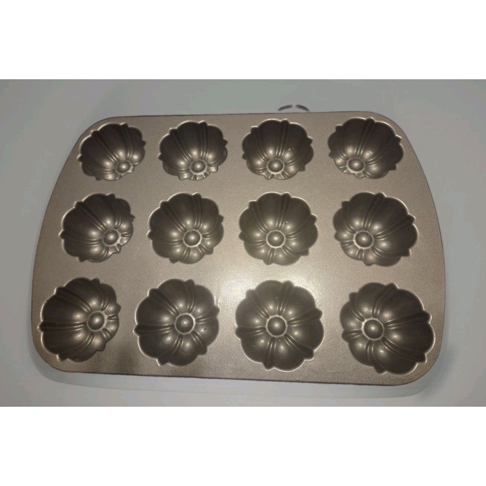 Nordic Ware Brownie Bundt 12 Cup Cast Aluminum Cake Mold Muffin Bakeware